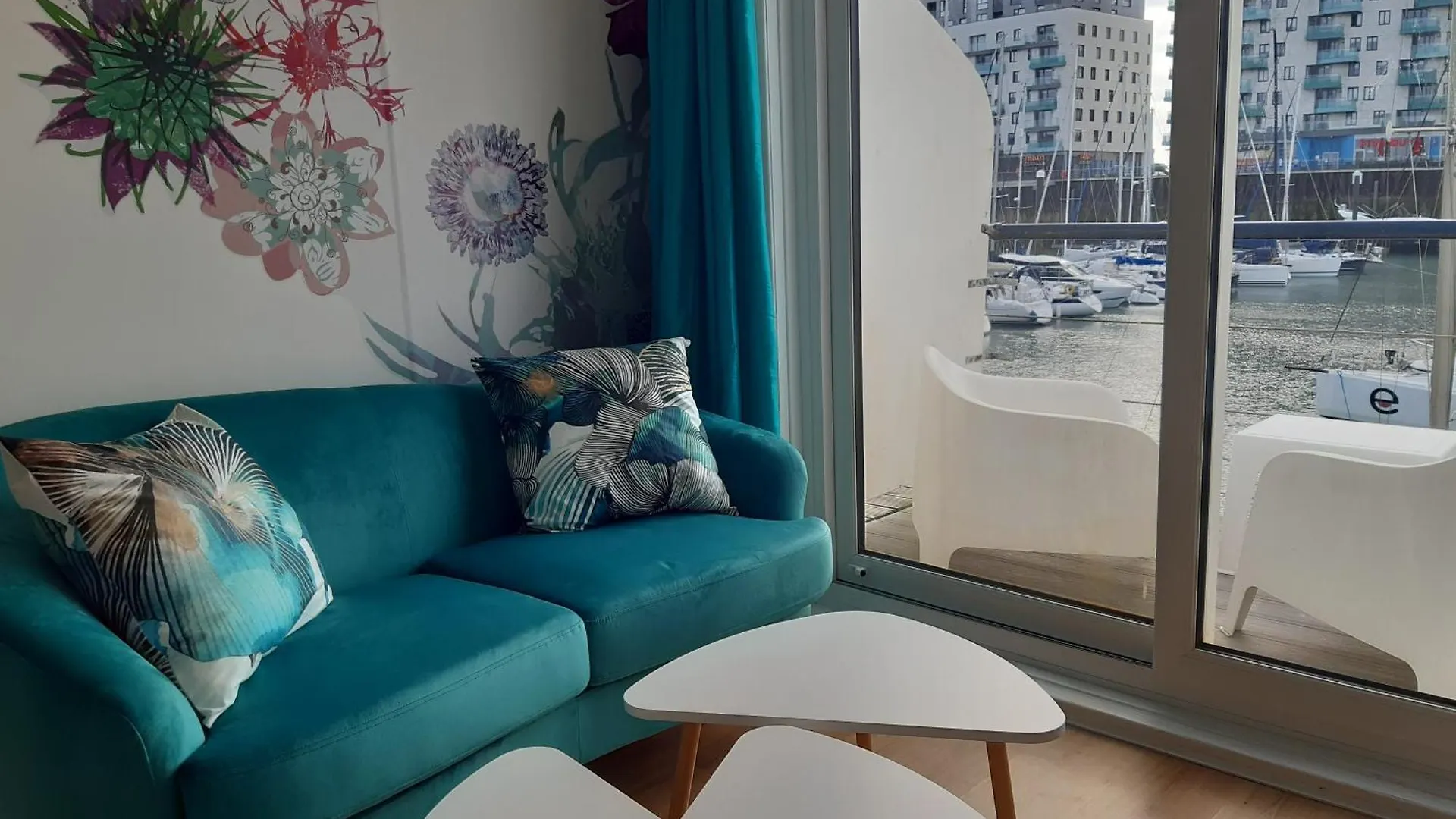 Chic Apartment In The Heart Of Brighton Marina 0*,  Storbritannien