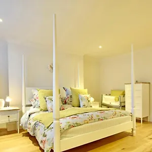  Apartment Parking Free On-site Ev