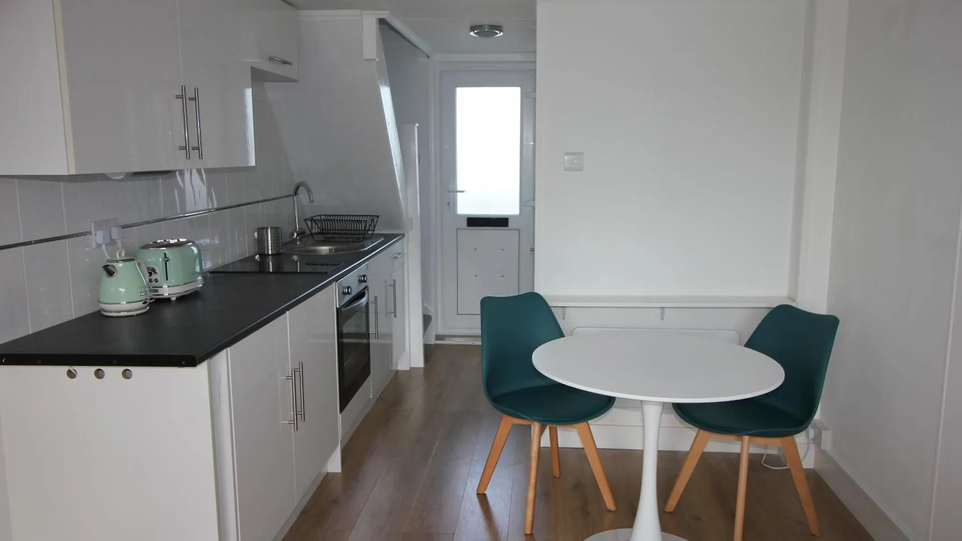 Chic Apartment In The Heart Of Brighton Marina